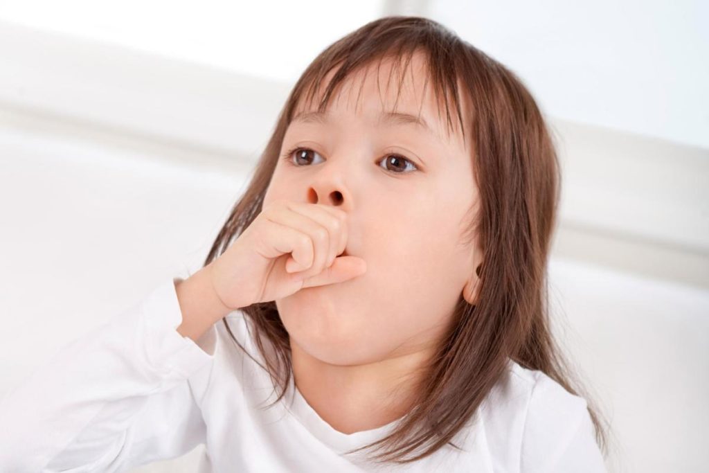 Как снять приступ кашля у ребенка ночью и утром